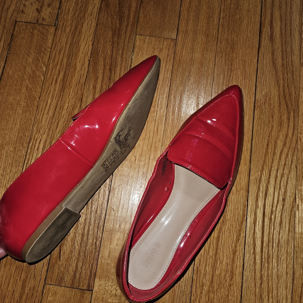 Red patent leather Flats
